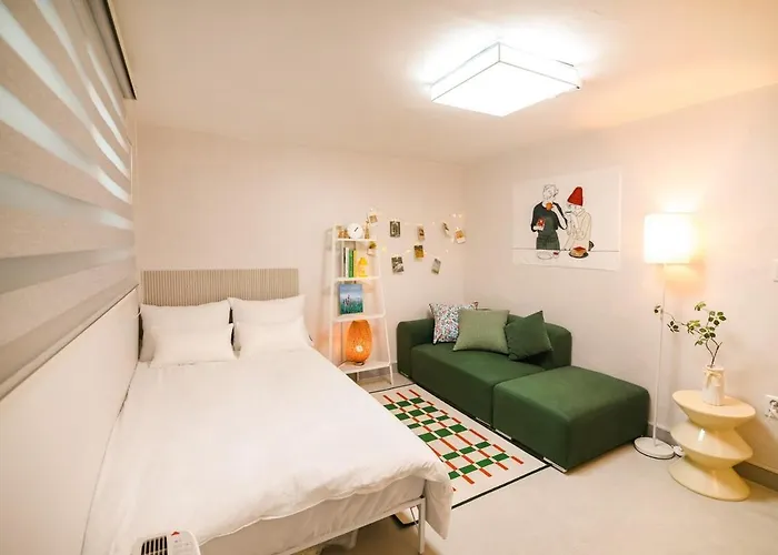 Apartment Jamwon 신사역5분 강남 *