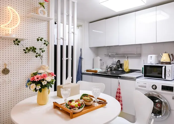 Jamwon 신사역5분 강남 Apartment *